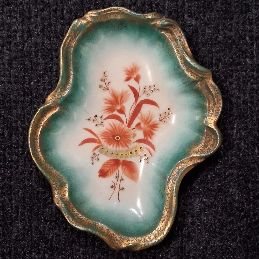 Vtg Hand Painted Porcelain Trinket Dish Green Gold Floral Scalloped Vanity Tray‎